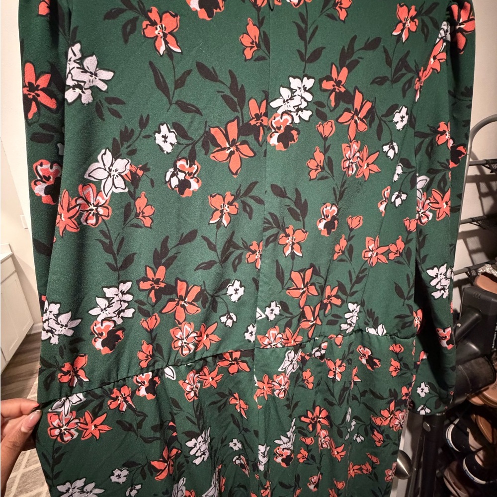 Eloquii Green Floral Tie-Front Jumpsuit - Picture 5 of 6